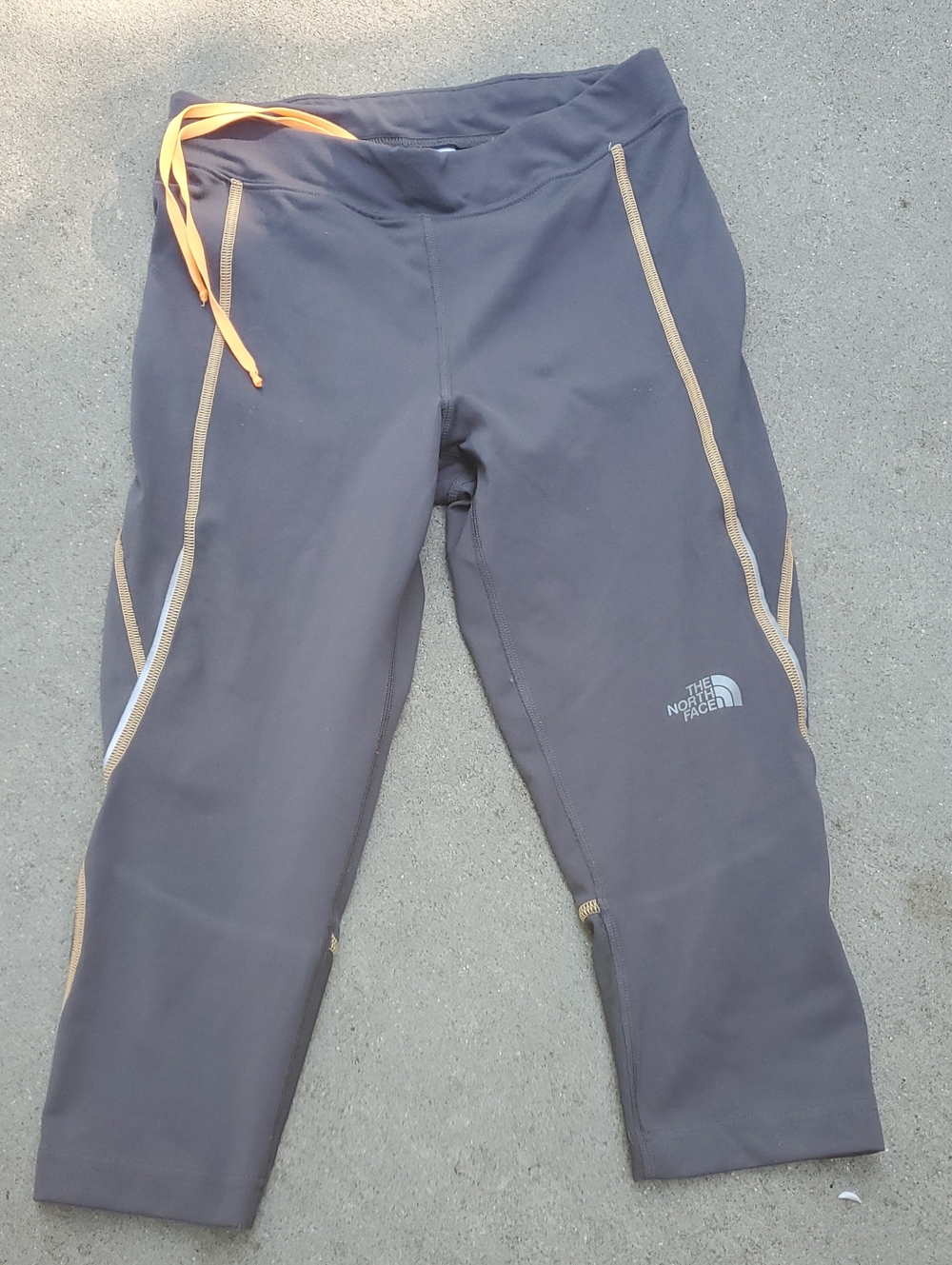 The North Face Gray Athletic Capri Bottoms with Orange Drawstring Size Small